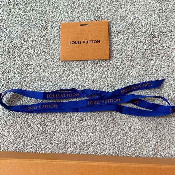 Louis Vuitton Gift Box / Gift Tag - Picture 2 of 10